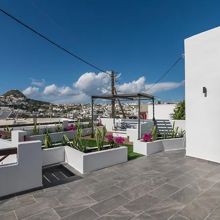 Sada's House * Τριοβάσαλος